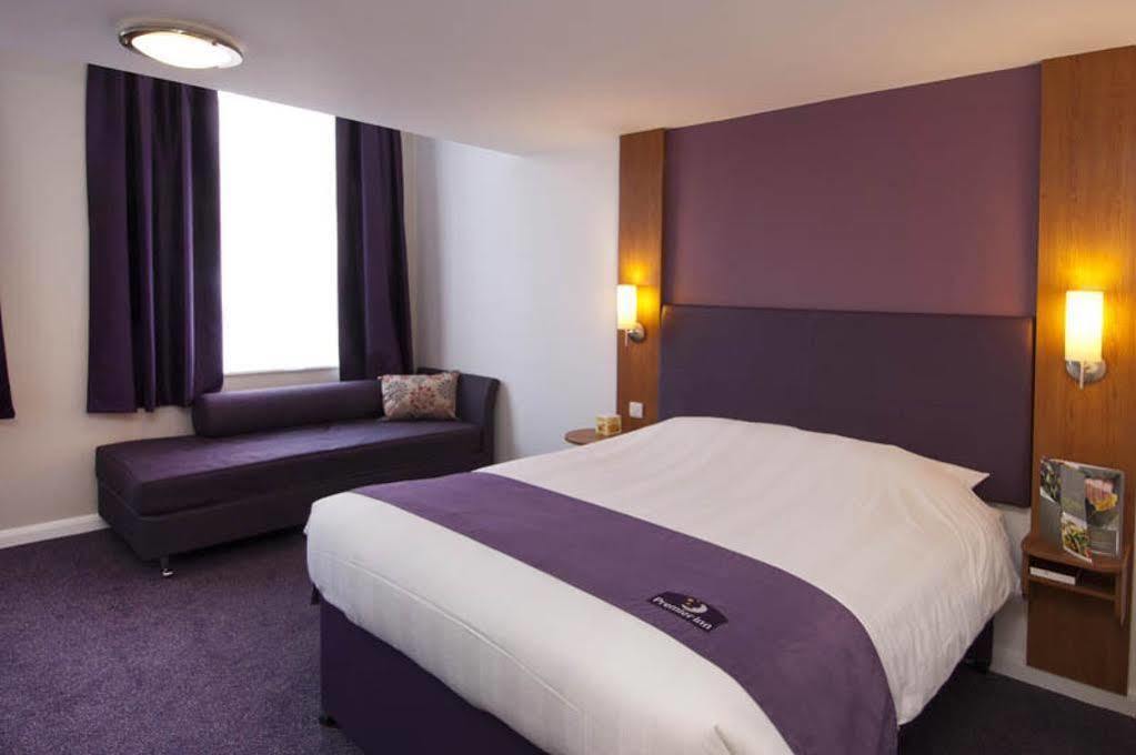 Premier Inn Bradford Central Exteriör bild